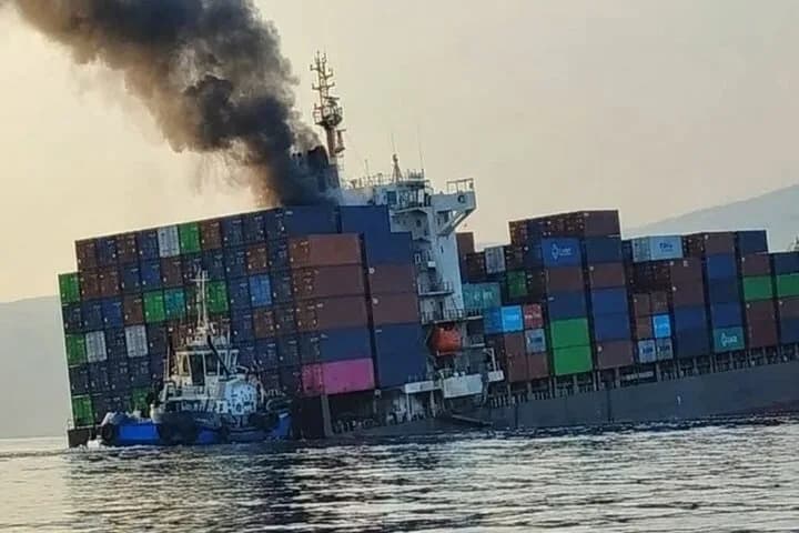 Tanker hit by unknown projectile off Saudi coast, UKMTO reports